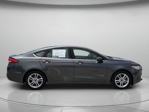 Used 2018 Ford Fusion S FWD image 2