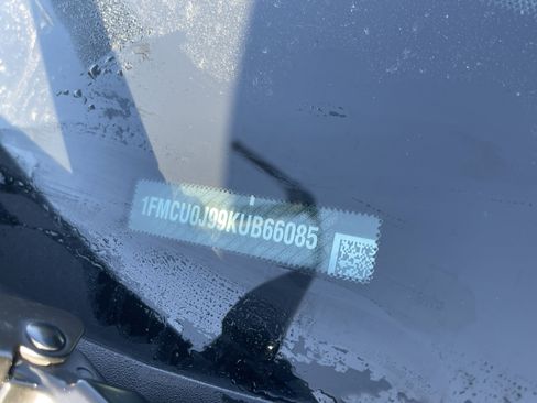 Used 2019 Ford Escape Titanium image 5