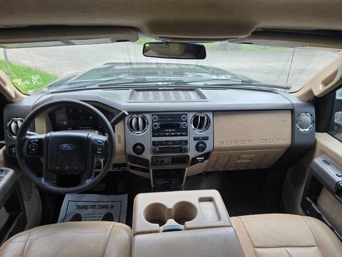 Used 2013 Ford F250 XLT w/ Chrome Pkg AWD/4WD image 18
