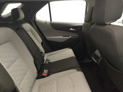 Used 2021 Chevrolet Equinox LS image 19