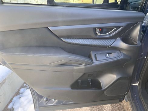 Used 2023 Subaru Ascent Premium w/ Convenience Package image 12