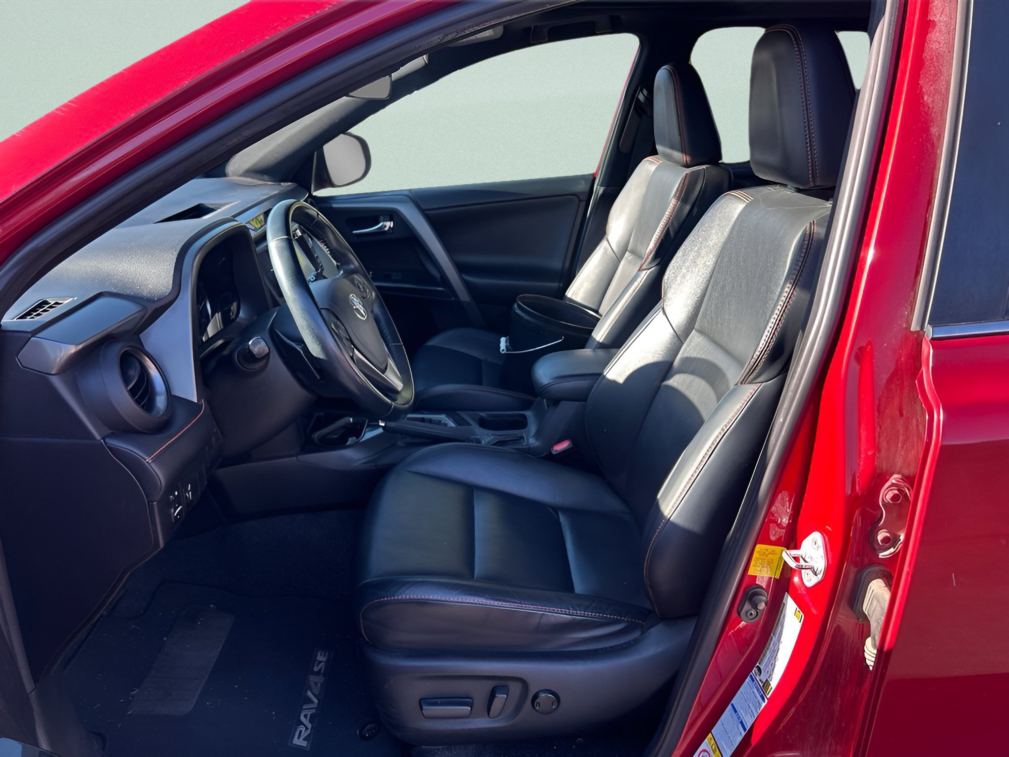 Used 2016 Toyota RAV4 SE AWD/4WD image 18