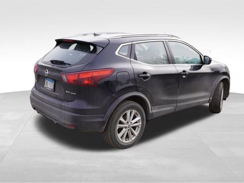 Used 2019 Nissan Rogue Sport SV image 3