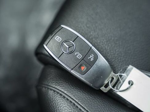 Certified 2023 Mercedes-Benz GLB 250 4MATIC image 43