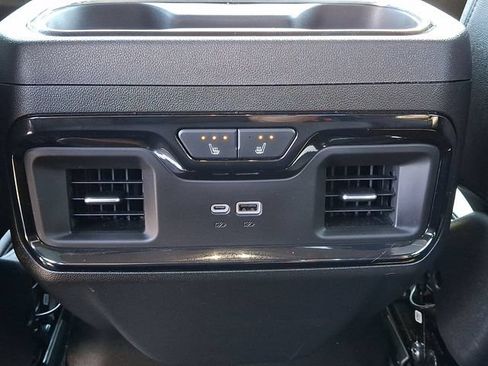 Used 2025 GMC Sierra 1500 AT4 w/ AT4 Premium Package AWD/4WD image 11