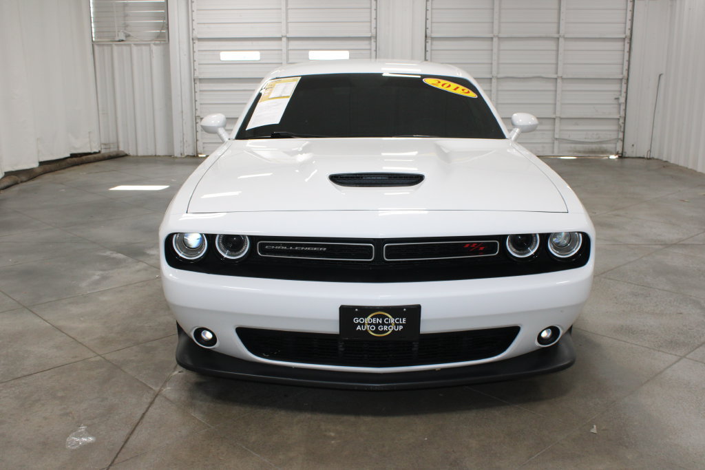 Used 2019 Dodge Challenger R/T RWD image 3