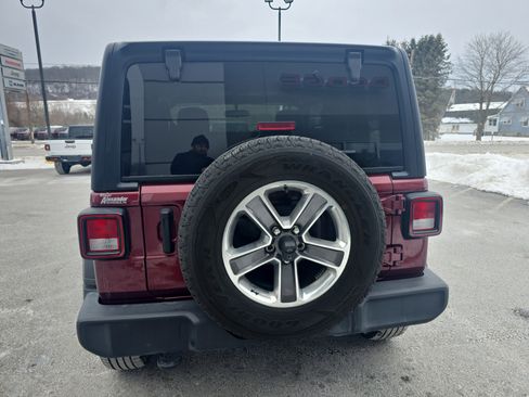 Used 2021 Jeep Wrangler Sport S image 4