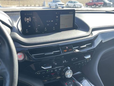 Used 2022 Acura MDX SH-AWD w/ Advance Package image 27