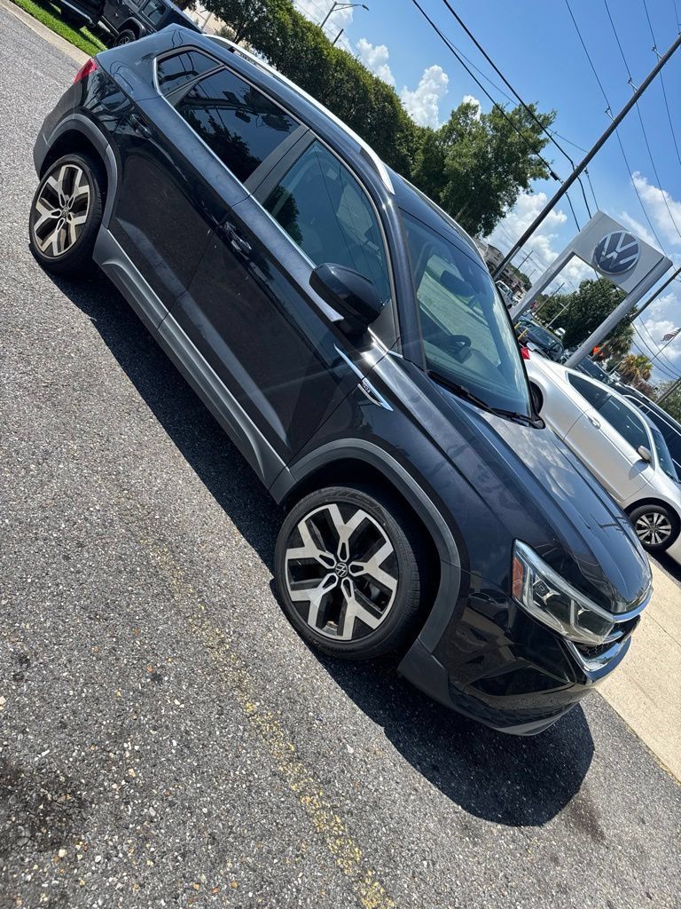 Used 2023 Volkswagen Taos SEL AWD/4WD image 3
