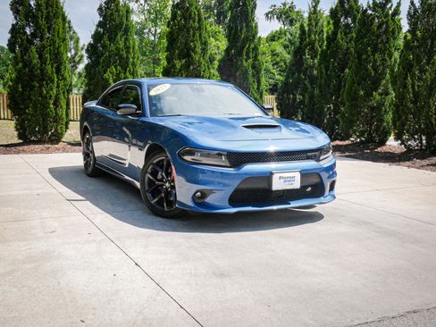 Used 2023 Dodge Charger R/T w/ Plus Group RWD image 2