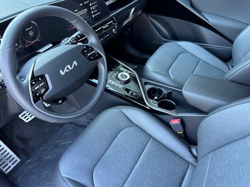 New 2026 Kia Niro Wave FWD image 10