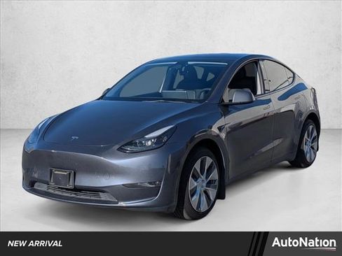 Used 2023 Tesla Model Y Long Range image 1