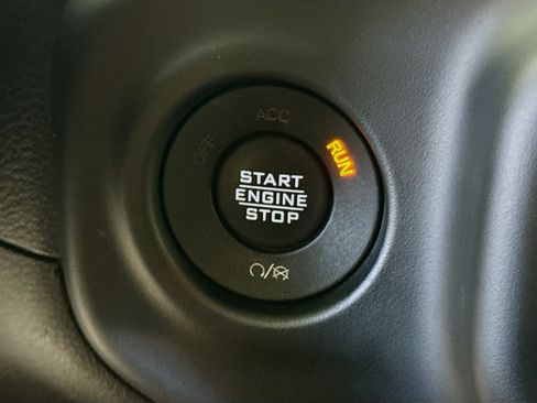 Used 2021 Jeep Gladiator Sport image 21