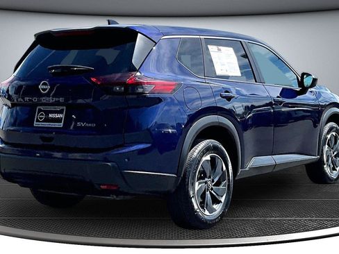 Used 2024 Nissan Rogue SV AWD/4WD image 7