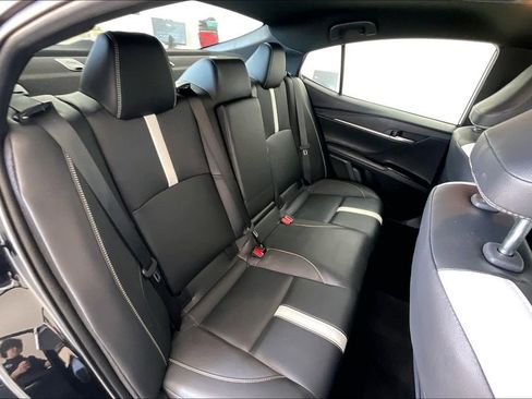 Used 2025 Toyota Camry SE image 36