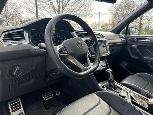 Used 2023 Volkswagen Tiguan SEL R-Line image 6