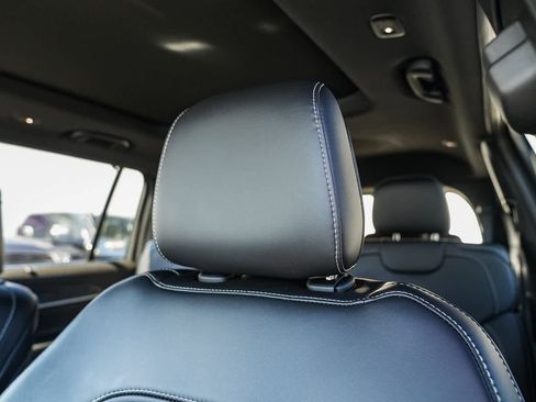 New 2025 Jeep Grand Cherokee L Limited w/ Luxury Tech Group II image 25