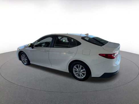 Used 2025 Toyota Camry LE image 11