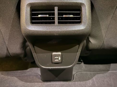 Used 2019 Chevrolet Equinox LT image 30