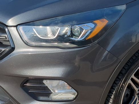 Used 2019 Ford Escape SEL image 15