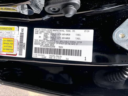 Used 2024 Toyota Tundra Limited AWD/4WD image 34