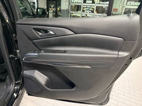 Used 2024 Chevrolet Traverse Z71 image 44