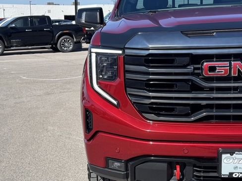 Used 2023 GMC Sierra 1500 AT4 w/ Technology Package image 8