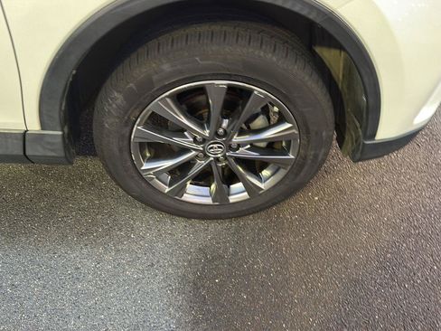 Used 2018 Toyota RAV4 Limited FWD image 40