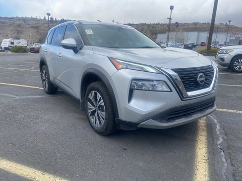 Used 2023 Nissan Rogue SV image 1