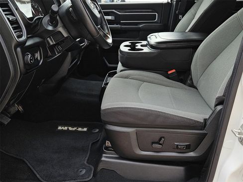 Used 2024 RAM 3500 Big Horn image 24