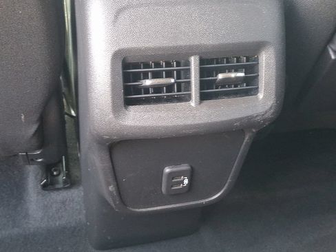 Used 2022 GMC Terrain SLE FWD image 11