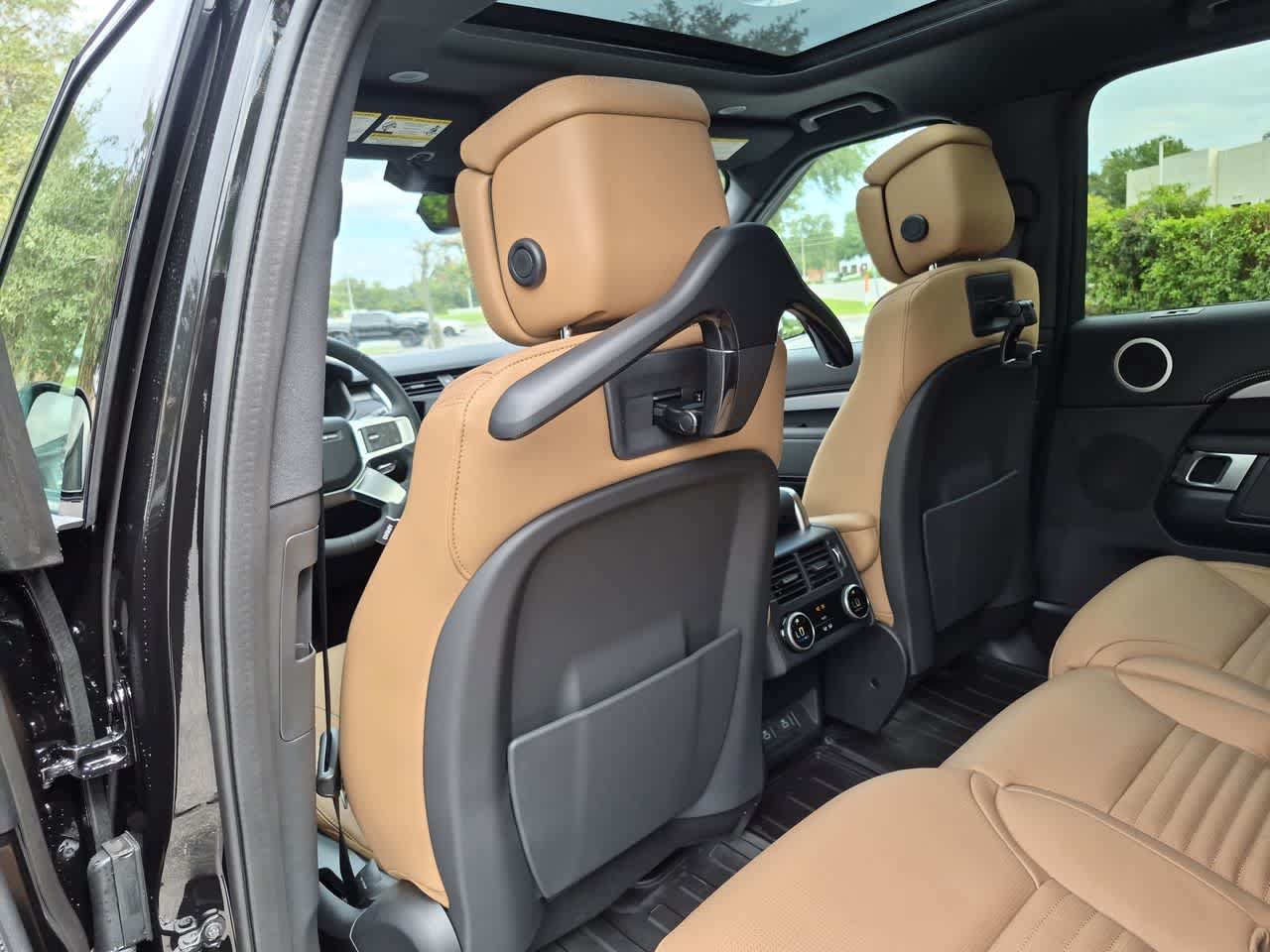 New 2026 Land Rover Discovery Limited Edition AWD/4WD image 19