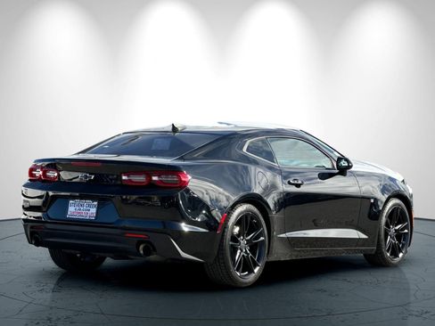 Used 2019 Chevrolet Camaro LT image 4