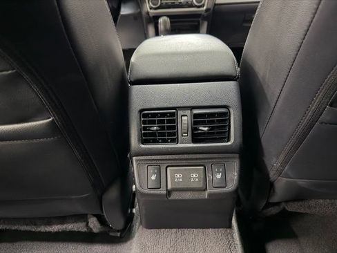Used 2019 Subaru Outback 3.6R Limited AWD/4WD image 19