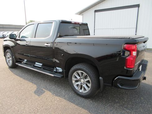 Certified 2022 Chevrolet Silverado 1500 High Country w/ Technology Package AWD/4WD image 7