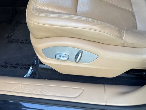 Used 2017 Porsche Macan AWD/4WD image 13