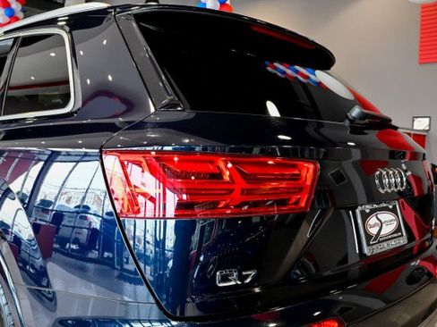 Used 2017 Audi Q7 3.0T Prestige image 12