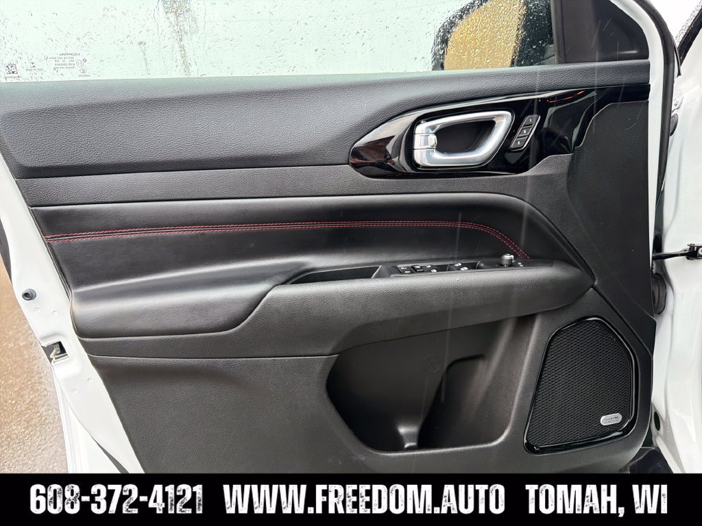 Used 2023 Jeep Compass Trailhawk w/ Trailhawk Elite Group AWD/4WD image 10