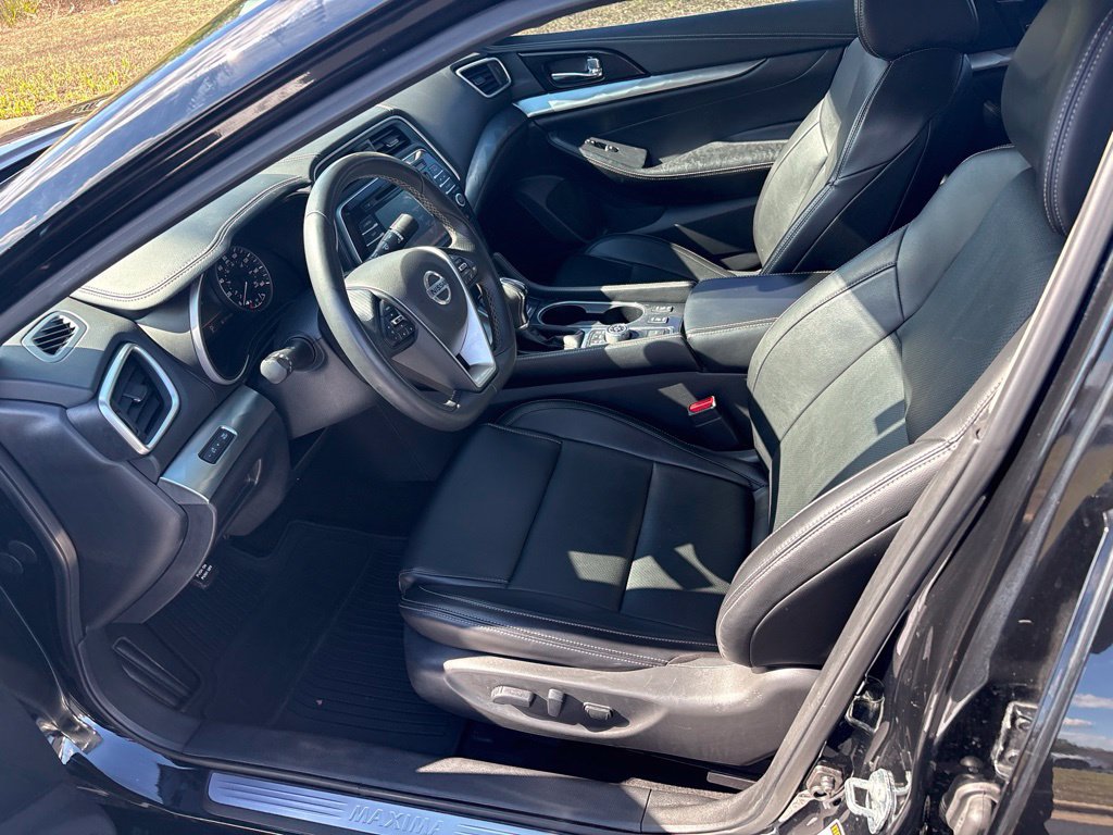 Used 2022 Nissan Maxima SV w/ Floor Mat Group FWD image 15