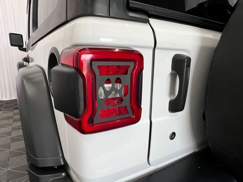 Used 2020 Jeep Wrangler Unlimited Sport AWD/4WD image 8