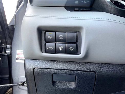 Used 2020 Toyota Highlander Limited FWD image 33