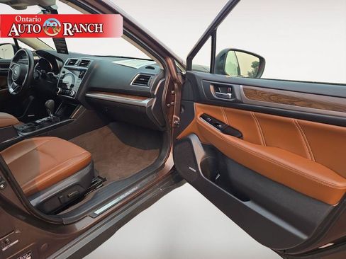 Used 2019 Subaru Outback 3.6R Touring AWD/4WD image 2