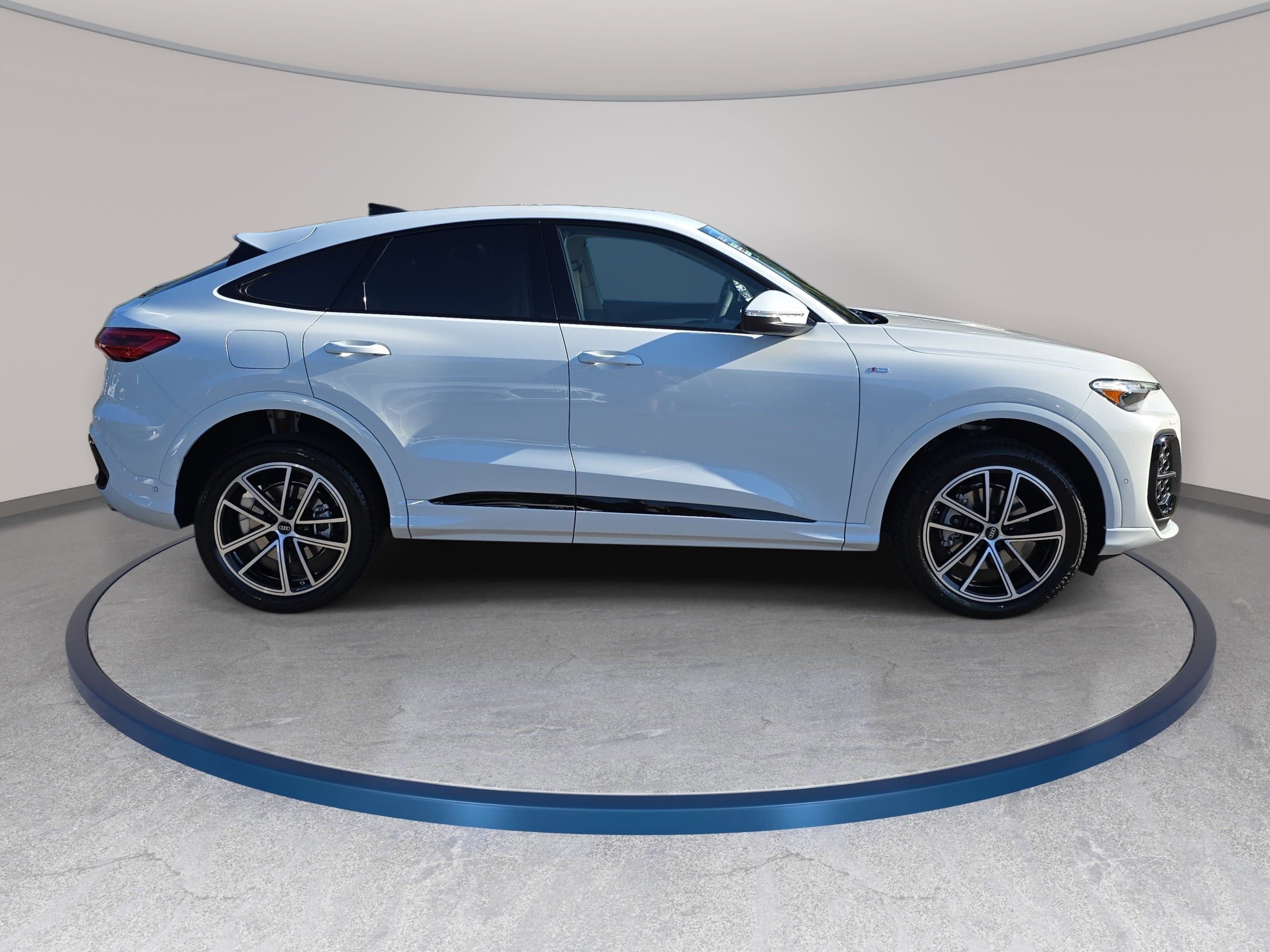 New 2026 Audi Q5 Premium Plus AWD/4WD image 4