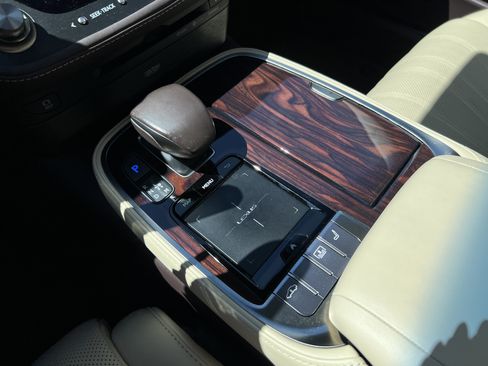 Used 2019 Lexus LS 500 RWD image 26
