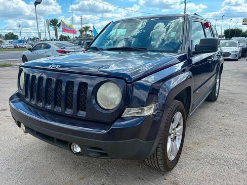 Used 2014 Jeep Patriot Latitude AWD/4WD image 2