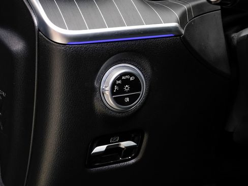 Used 2025 Mercedes-Benz C 300 4MATIC Sedan image 30