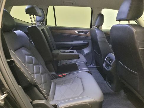 Used 2024 Volkswagen Atlas SE FWD image 19