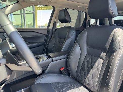 Used 2022 Nissan Rogue Platinum w/ Head-Up Display Package image 36