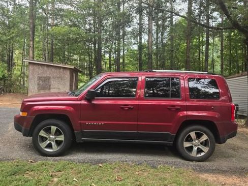 Used 2016 Jeep Patriot High Altitude AWD/4WD image 2
