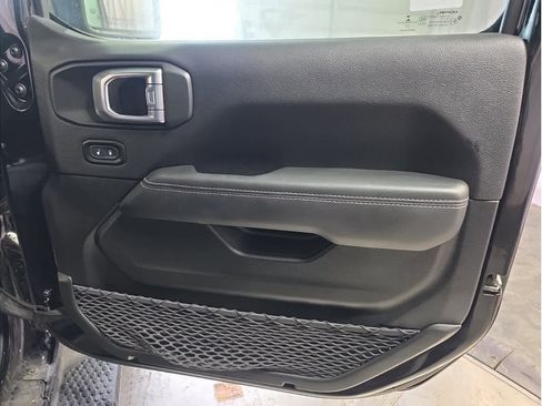 Used 2022 Jeep Wrangler Unlimited Sahara image 18